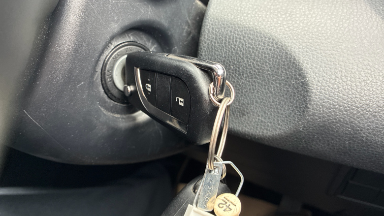 Toyota Yaris 1.5 Hybrid Design 5dr CVT Hybrid Hatchback